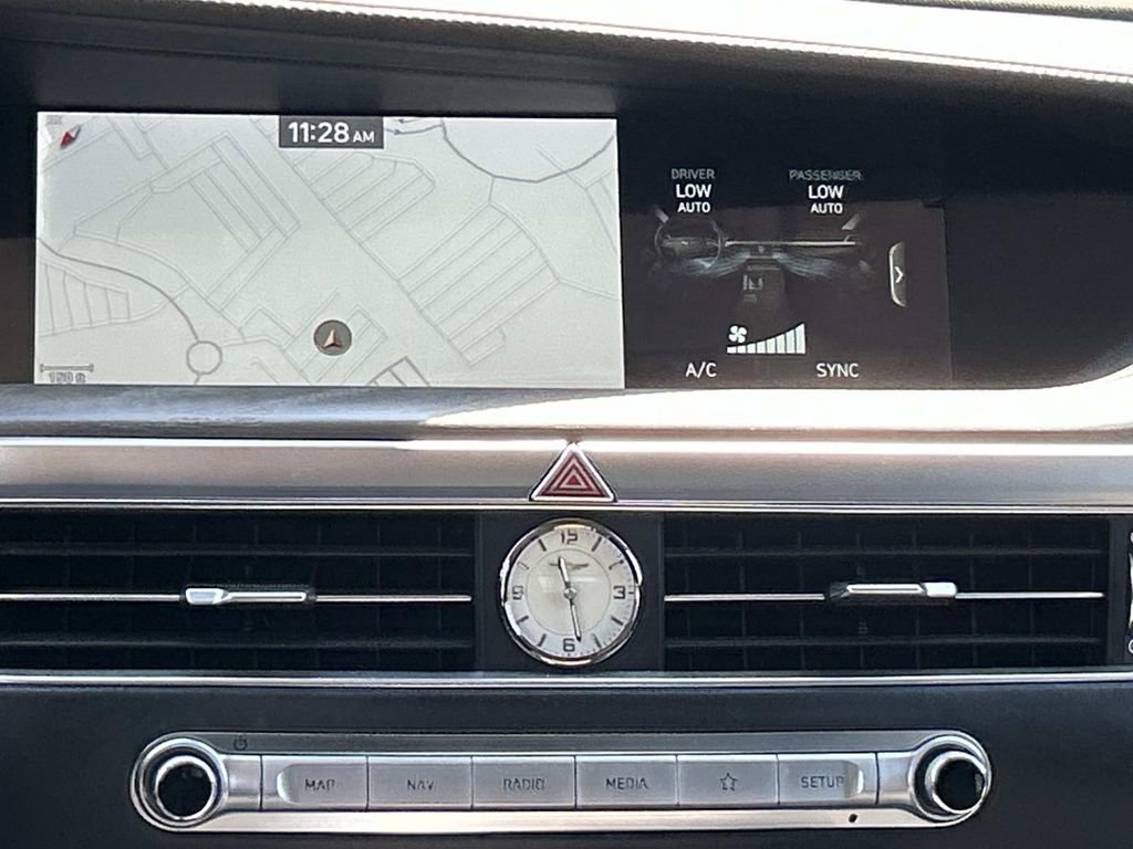 Used 2021 Genesis G90 3.3T Premium image 27