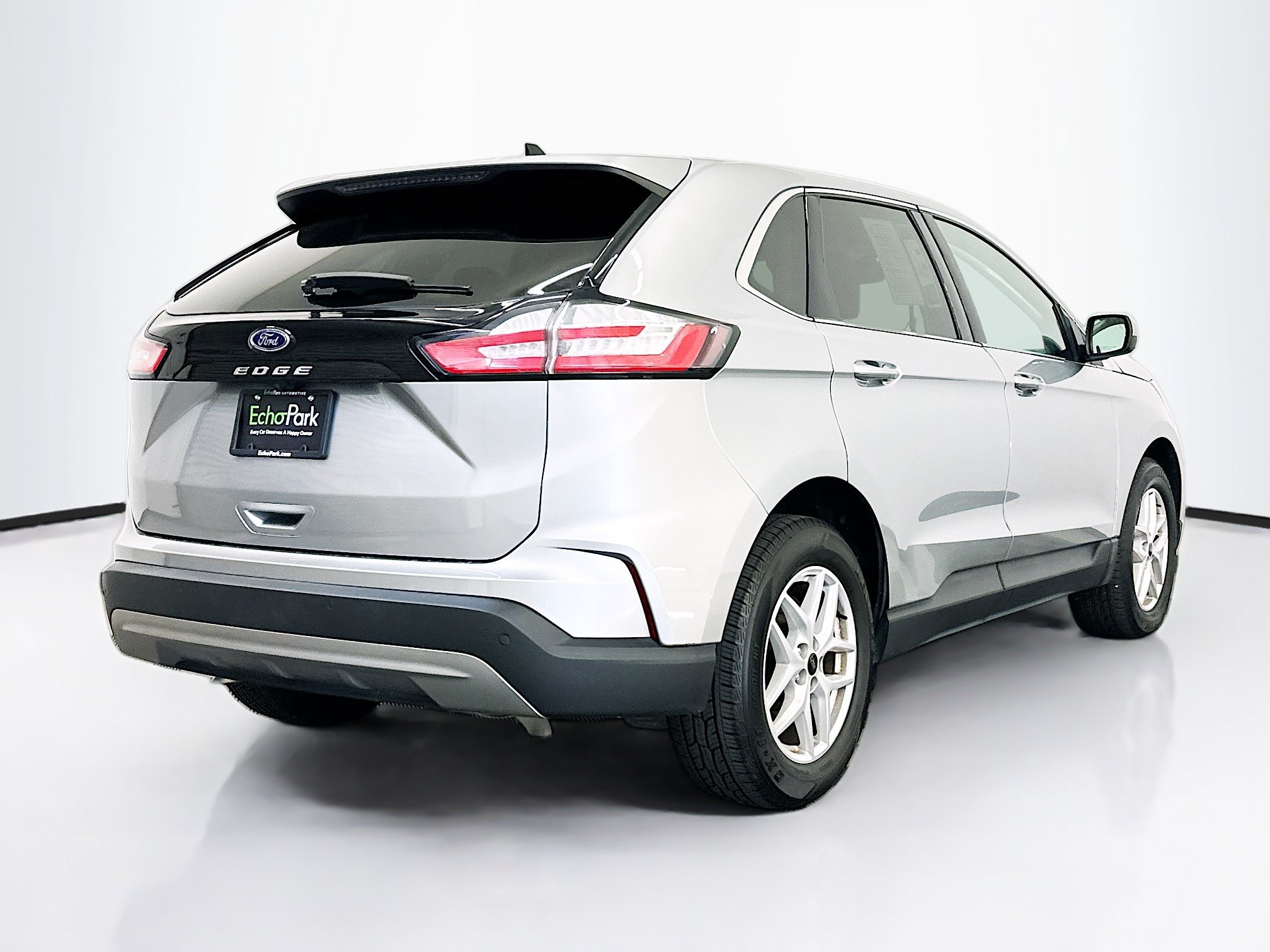 Used 2024 Ford Edge SEL AWD/4WD image 9