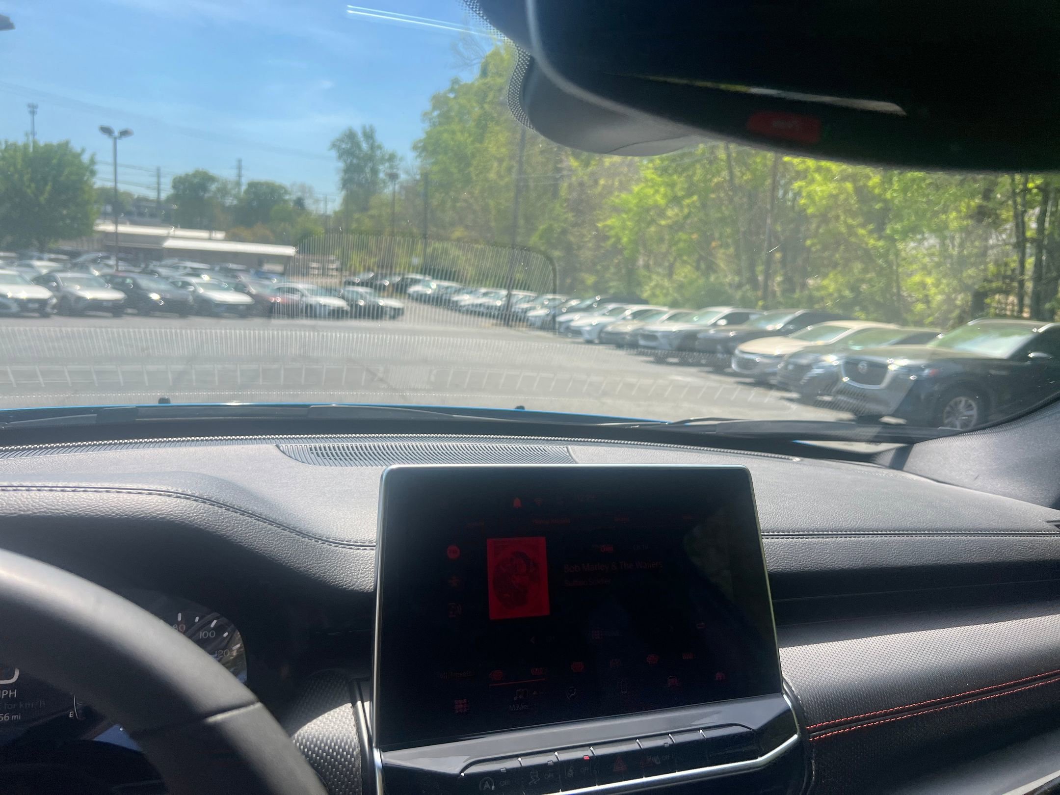 Used 2025 Chevrolet Trax LT FWD image 17