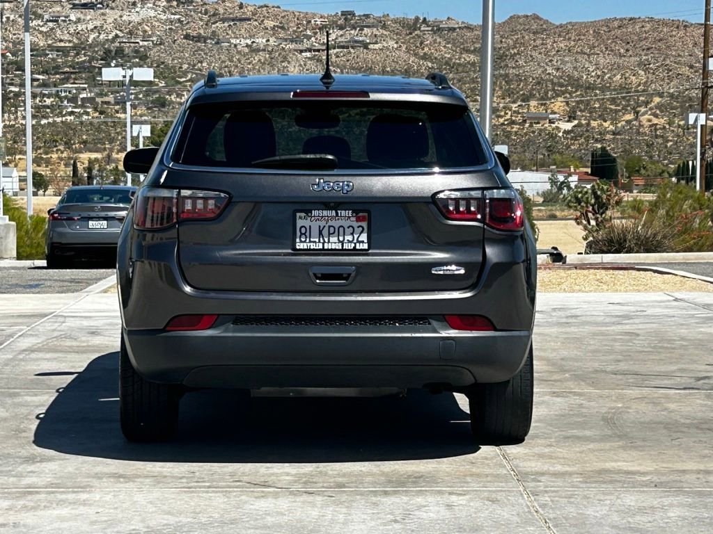 Used 2019 Jeep Compass Latitude w/ Popular Equipment Group FWD image 7
