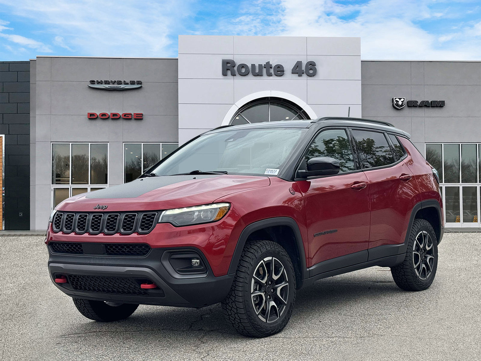 Used 2025 Jeep Compass Trailhawk w/ Trailhawk Elite Group AWD/4WD image 2