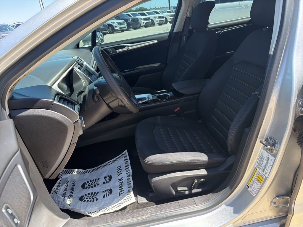 Used 2013 Ford Fusion SE FWD image 10