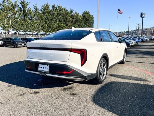 New 2025 Kia K4 LXS image 8