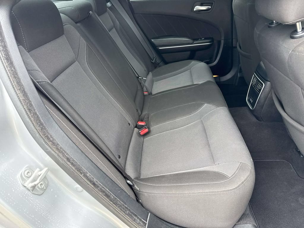 Used 2022 Dodge Charger SXT RWD image 9
