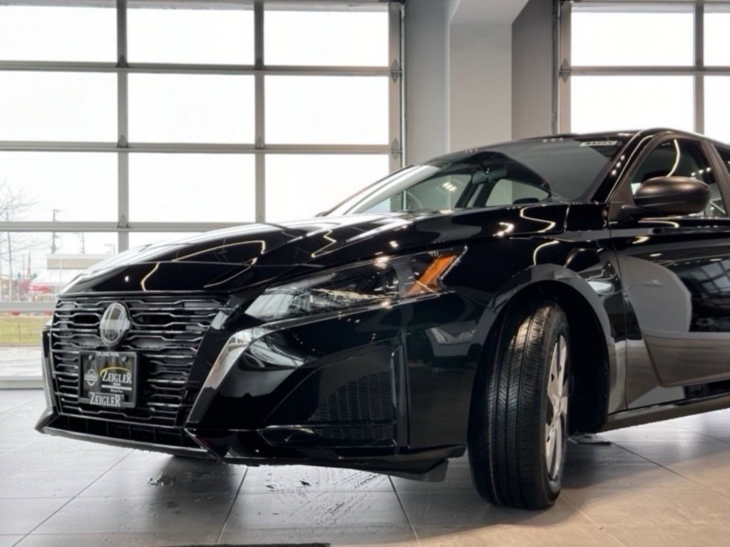 Certified 2025 Nissan Altima 2.5 S image 4