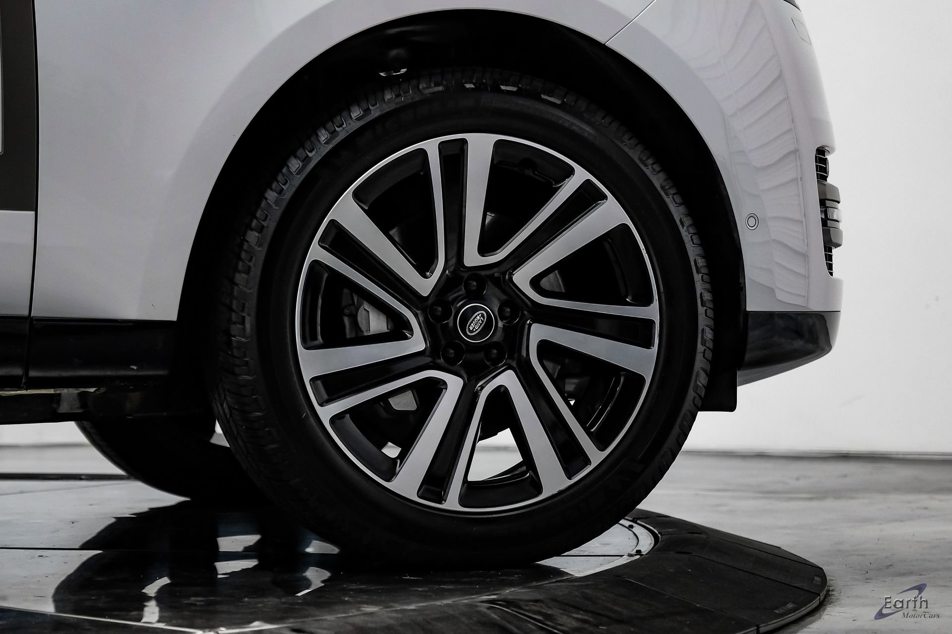 Used 2023 Land Rover Range Rover SE image 92