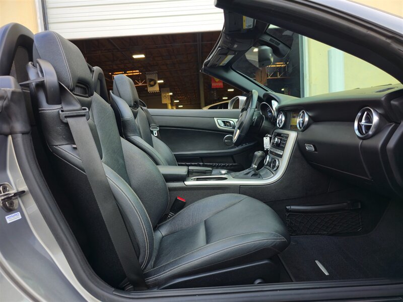 Used 2012 Mercedes-Benz SLK 350 image 22