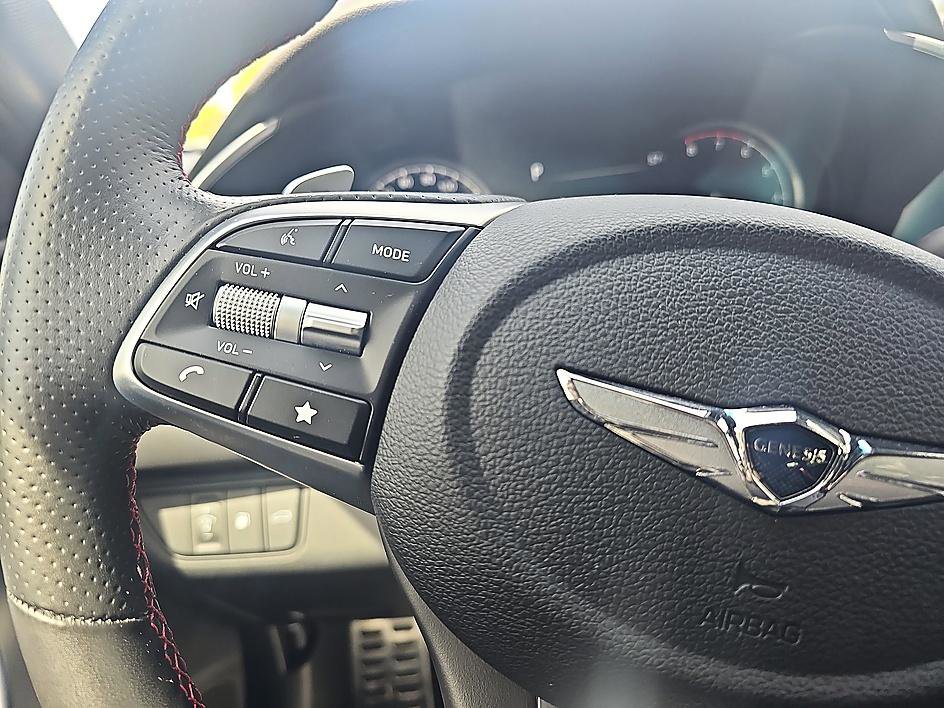 Used 2023 Genesis G70 2.0T w/ Sport Prestige Package image 23