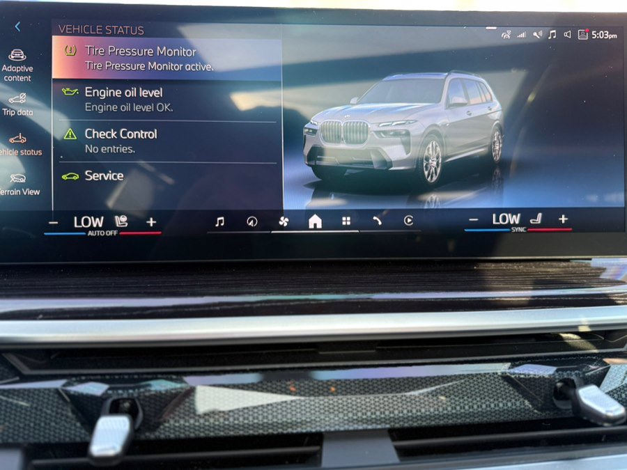 Used 2026 BMW X7 xDrive40i w/ Executive Package image 90