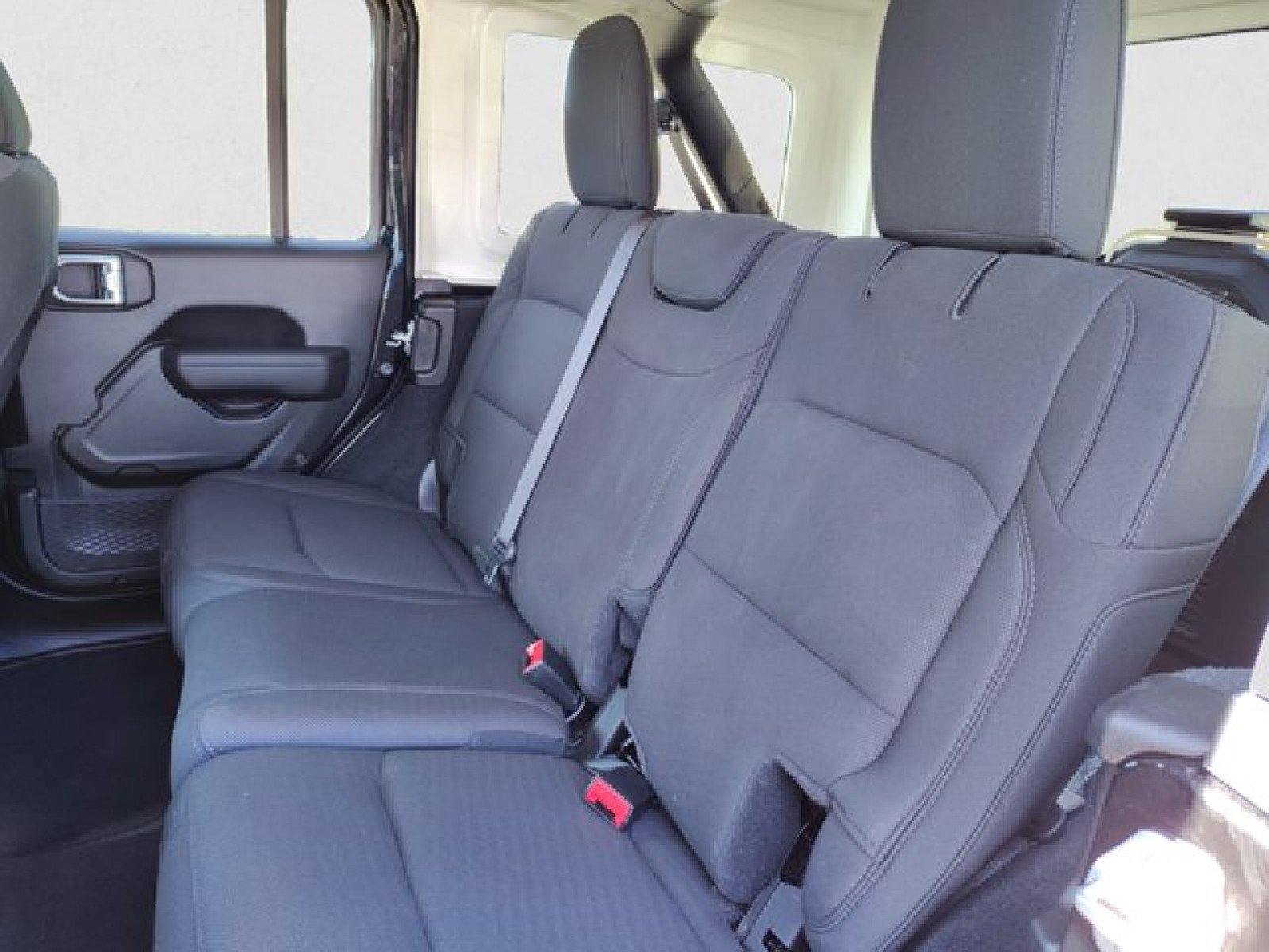 Used 2022 Jeep Wrangler Unlimited Sport AWD/4WD image 16