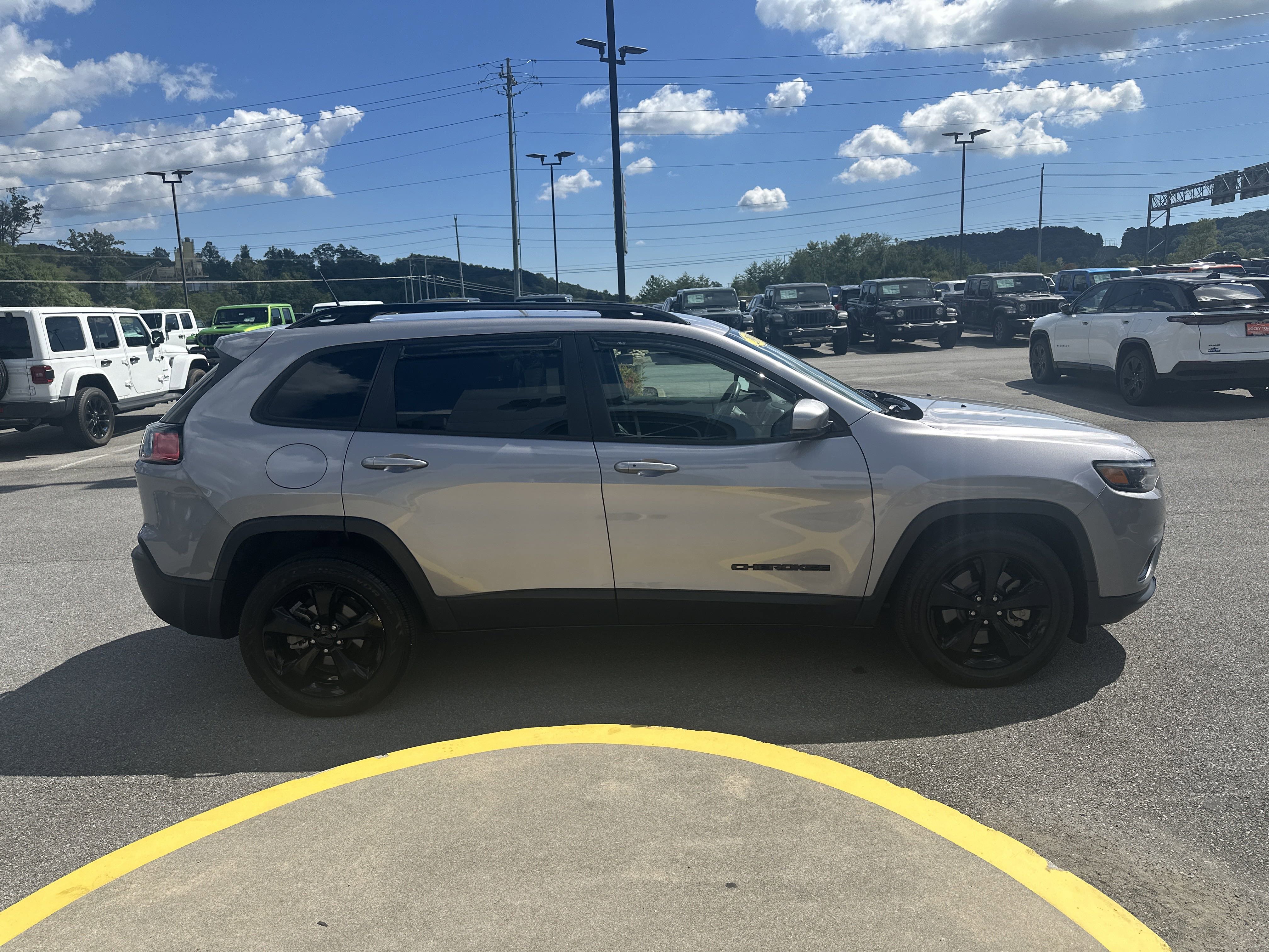 Used 2019 Jeep Cherokee Latitude Plus image 6