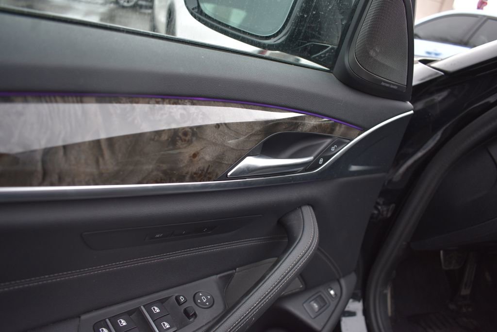 Used 2023 BMW 530e xDrive w/ Executive Package image 13