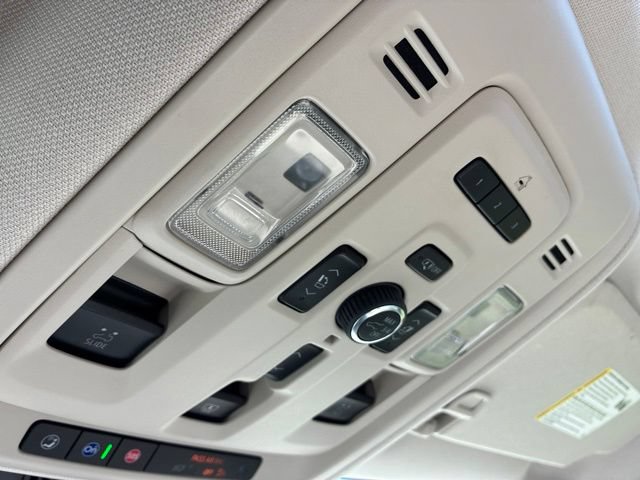 Used 2023 GMC Yukon Denali AWD/4WD image 34