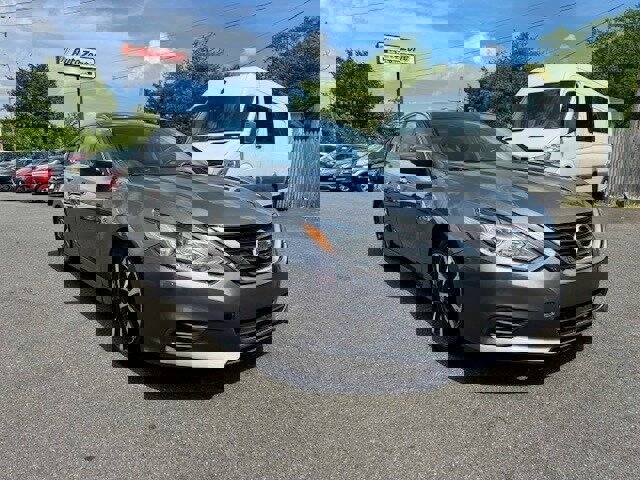 Used 2018 Nissan Altima 2.5 SV image 3