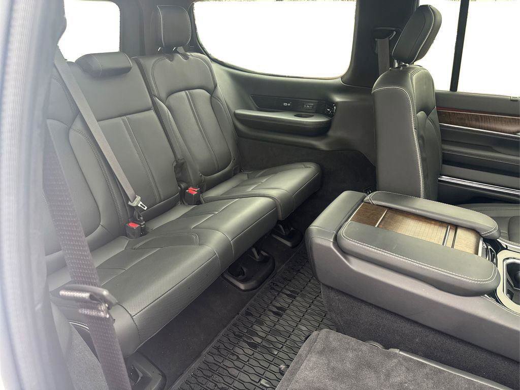 Used 2022 Jeep Grand Wagoneer Series II w/ Convenience Group III AWD/4WD image 10