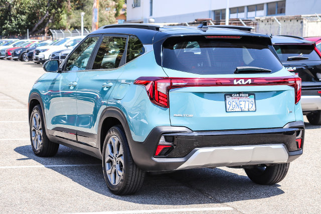 Certified 2024 Kia Seltos S AWD/4WD image 7