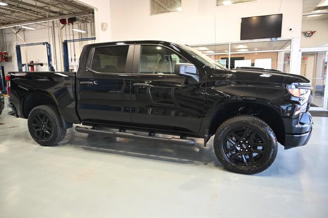 New 2026 Chevrolet Silverado 1500 Custom Trail Boss w/ LPO, Dark Essentials Package AWD/4WD image 4