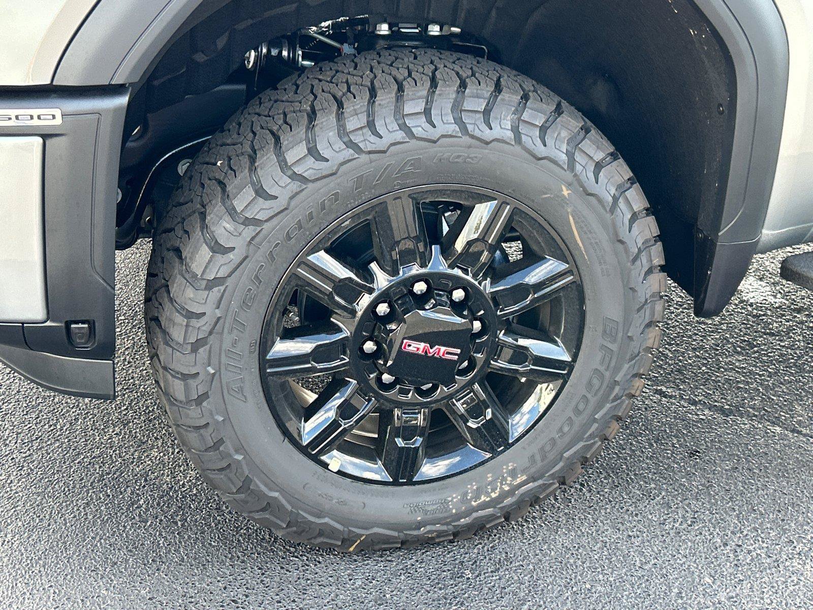 New 2026 GMC Sierra 2500 AT4 w/ AT4 Premium Plus Package AWD/4WD image 11