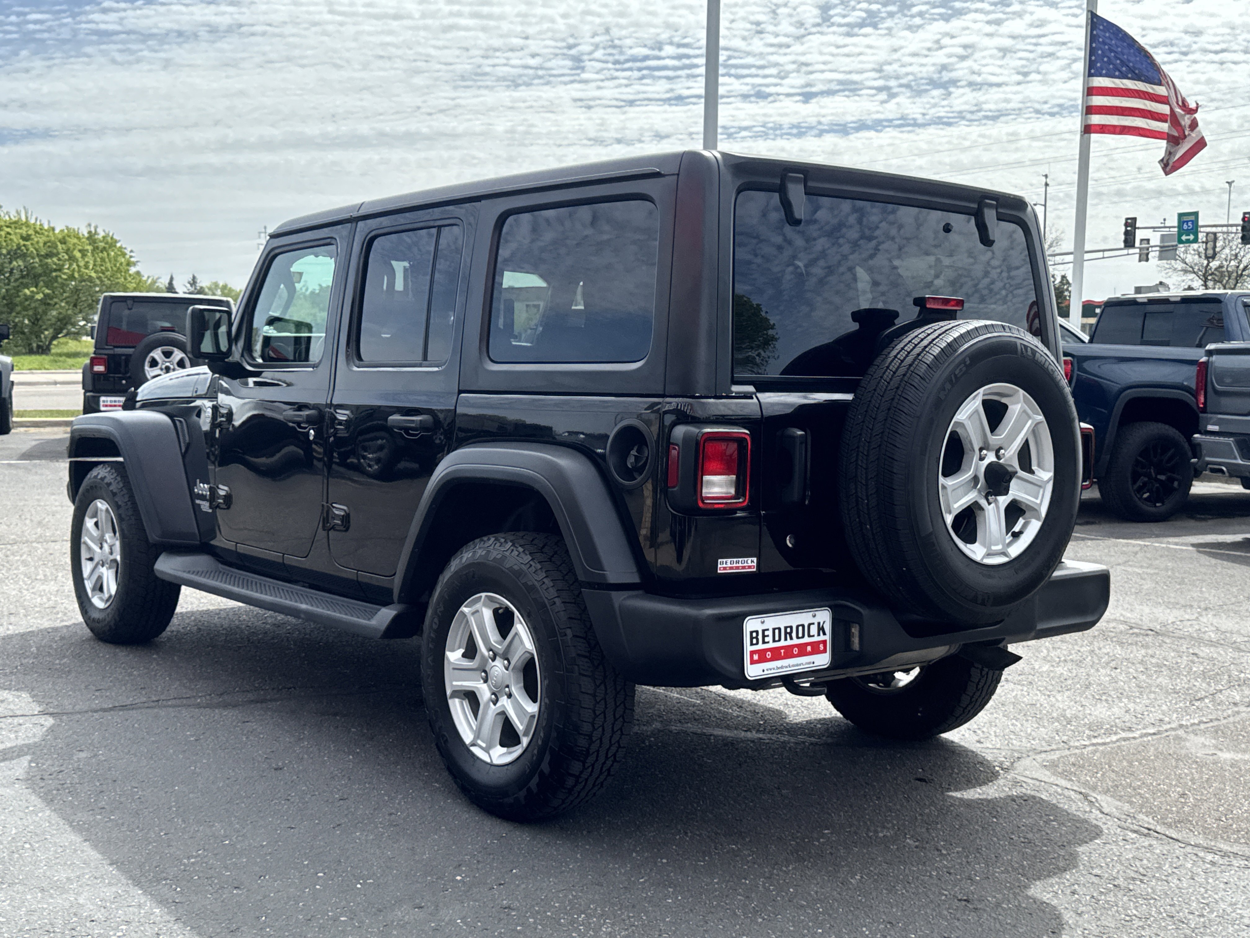 Used 2018 Jeep Wrangler Unlimited Sport S AWD/4WD image 5