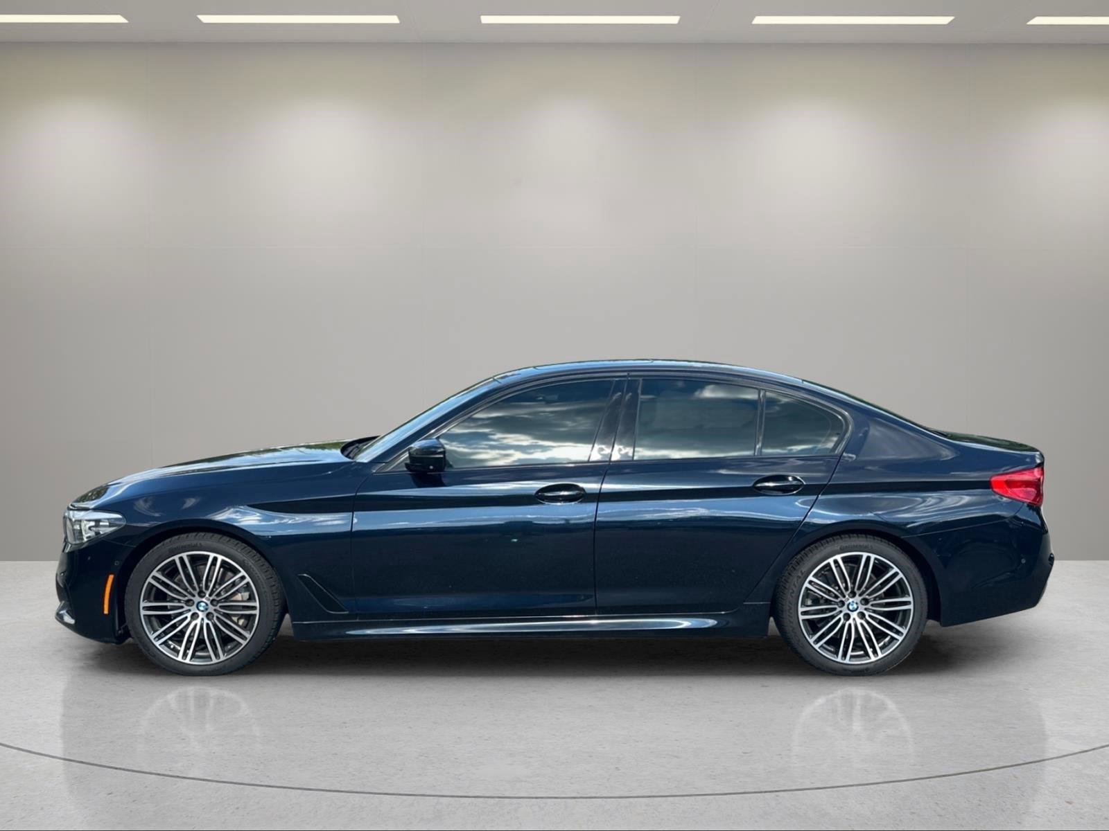 Used 2019 BMW 540i RWD image 2