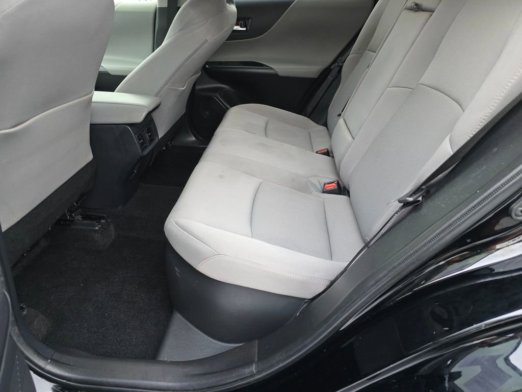 Used 2022 Toyota Venza LE image 20