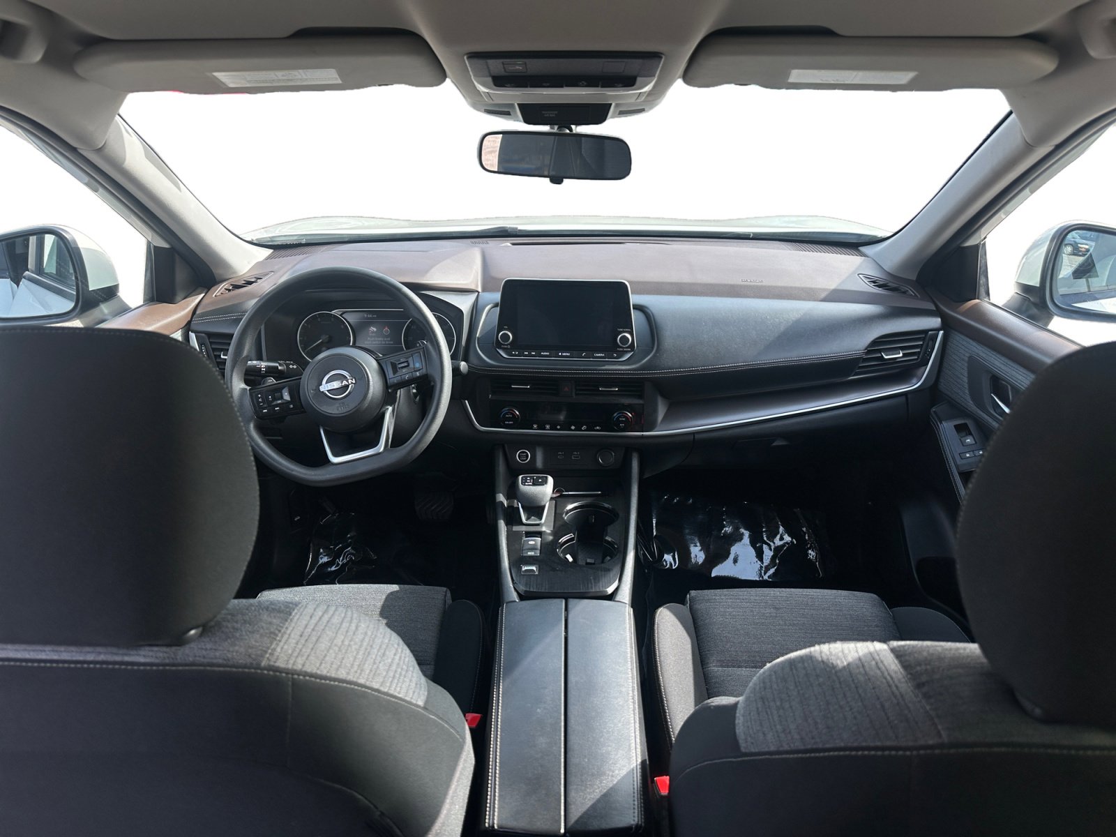 Used 2023 Nissan Rogue SV image 10