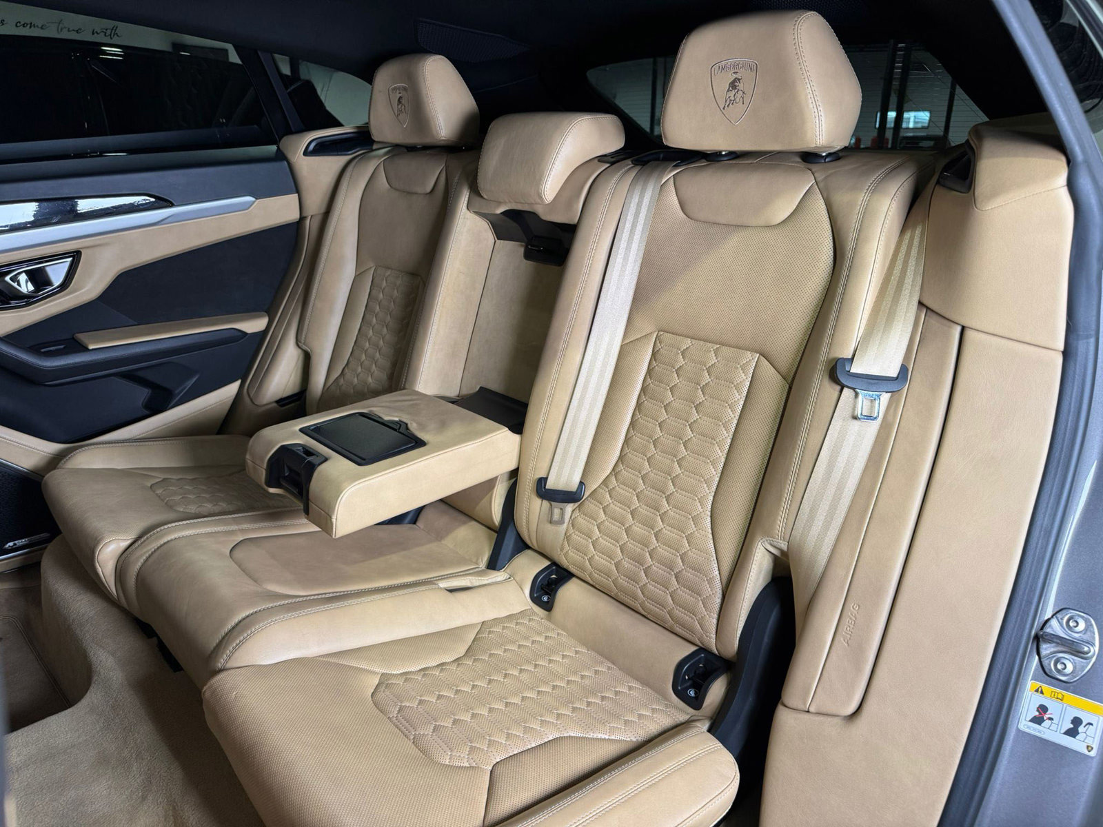 Used 2021 Lamborghini Urus image 12