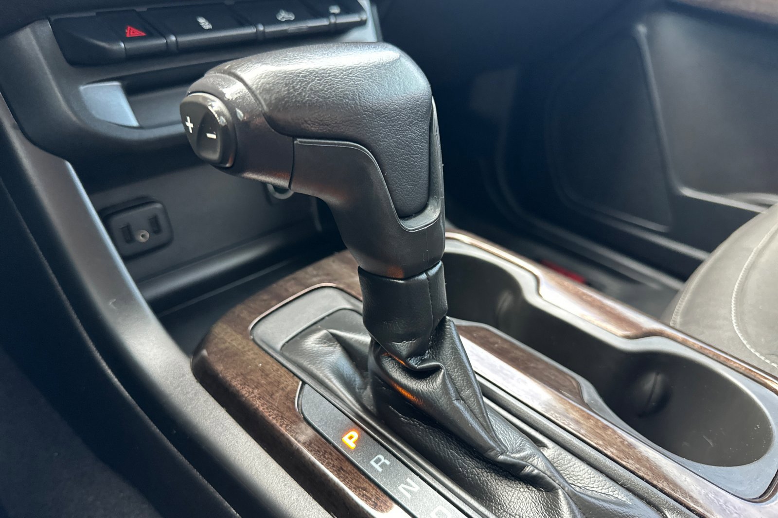 Used 2020 GMC Canyon SLE w/ Elevation Edition image 21