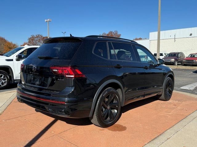 Used 2023 Volkswagen Tiguan SE R-Line image 6