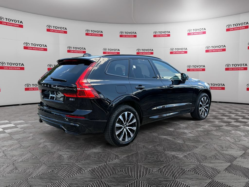 Used 2025 Volvo XC60 B5 Core AWD/4WD image 5