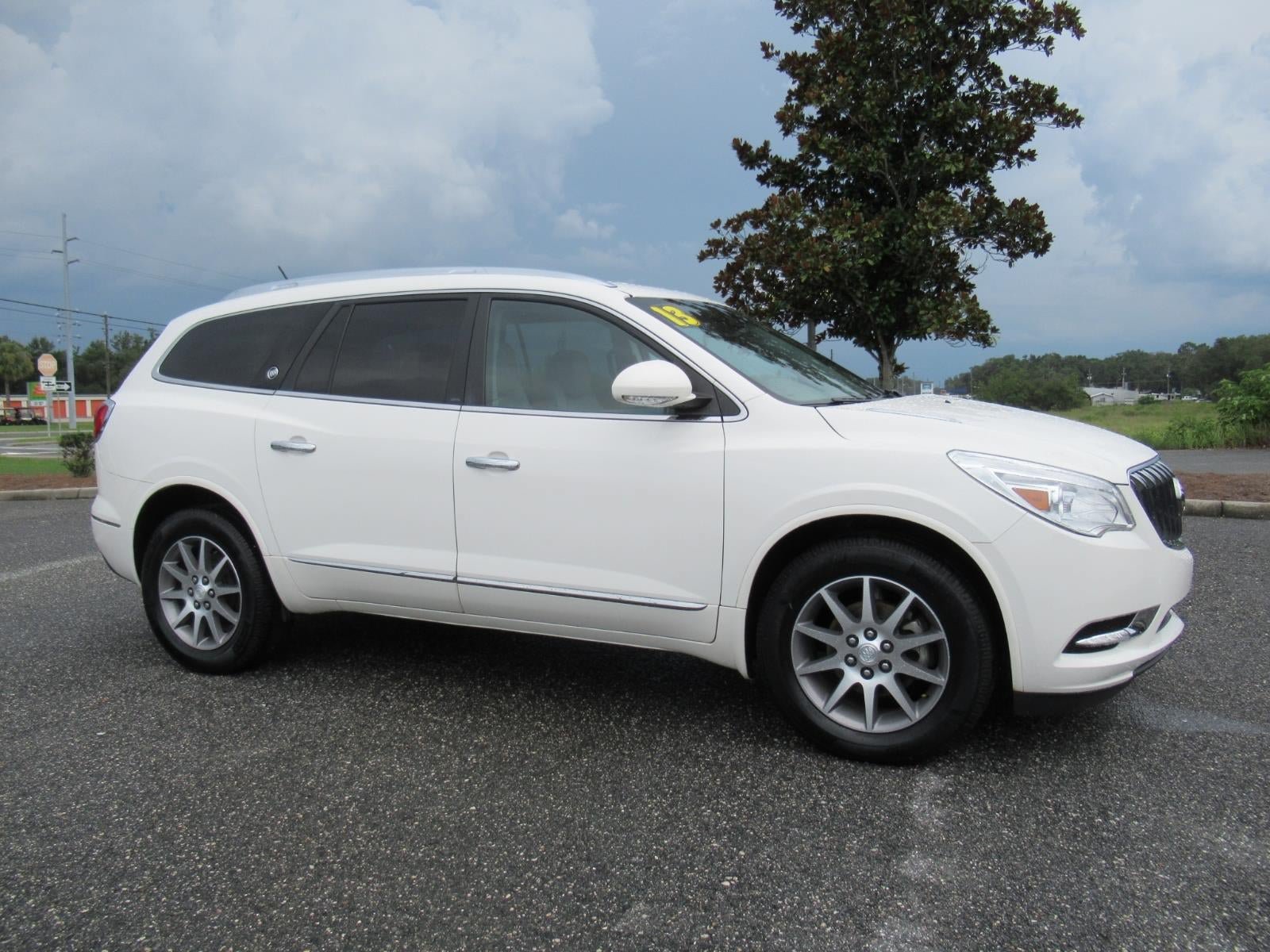 Used 2013 Buick Enclave Leather FWD image 2