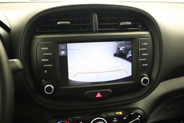 Used 2025 Kia Soul LX w/ LX Technology Package FWD image 21