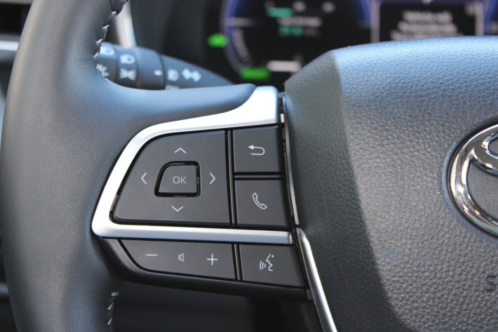 Used 2026 Toyota Highlander Platinum AWD/4WD image 31