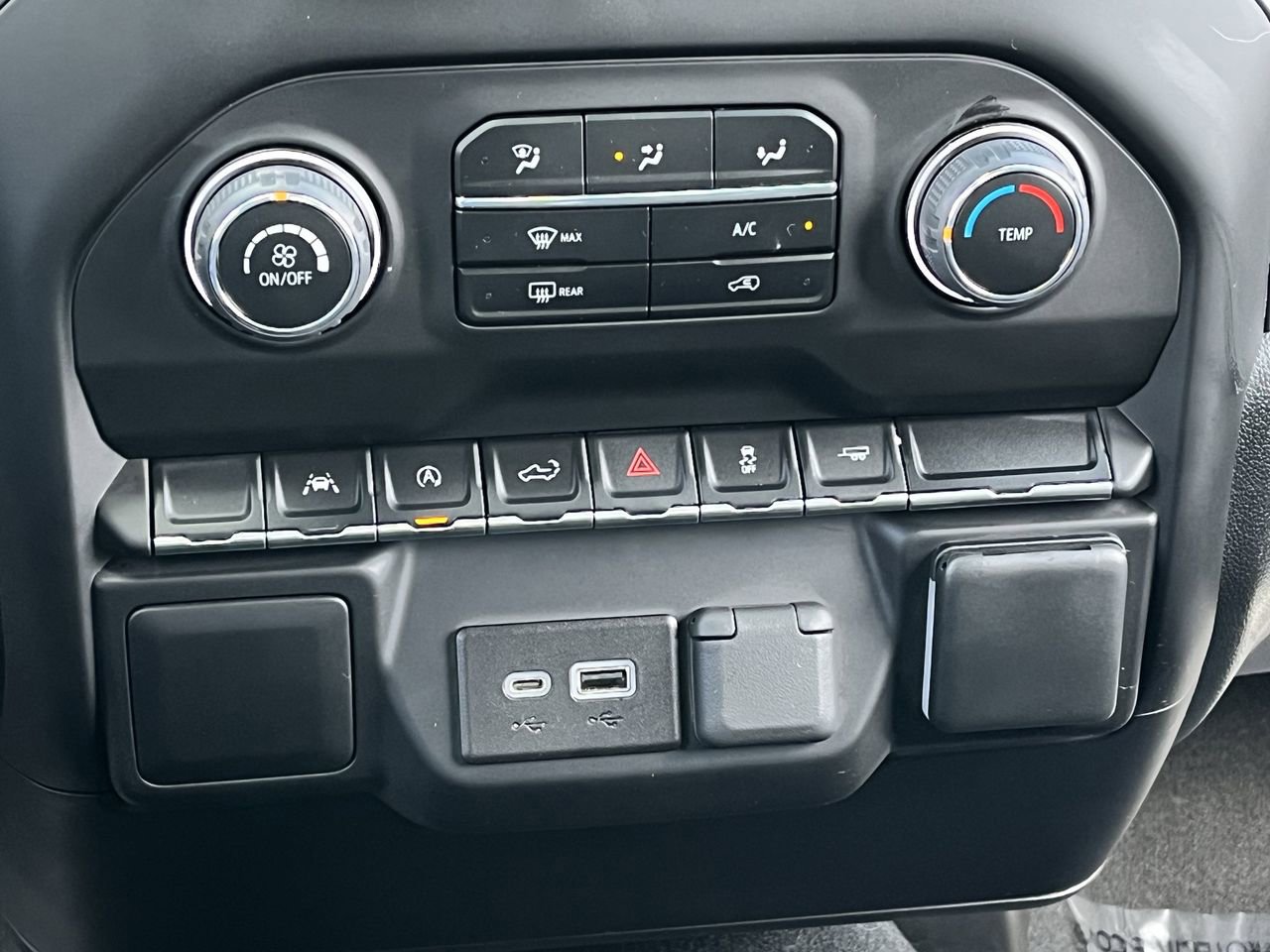 Used 2022 Chevrolet Silverado 1500 Custom image 17