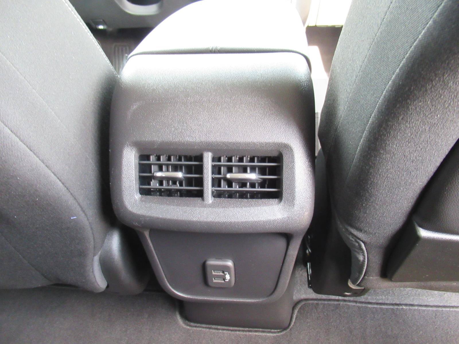 Used 2024 GMC Terrain SLE w/ Driver Convenience Package FWD image 33