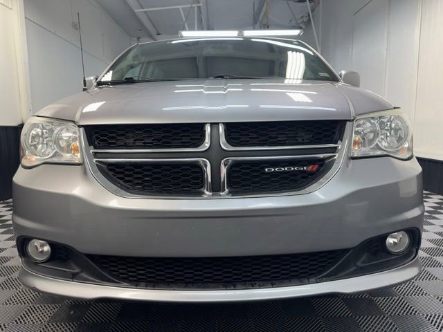 Used 2019 Dodge Grand Caravan SXT w/ Driver Convenience Group FWD image 2