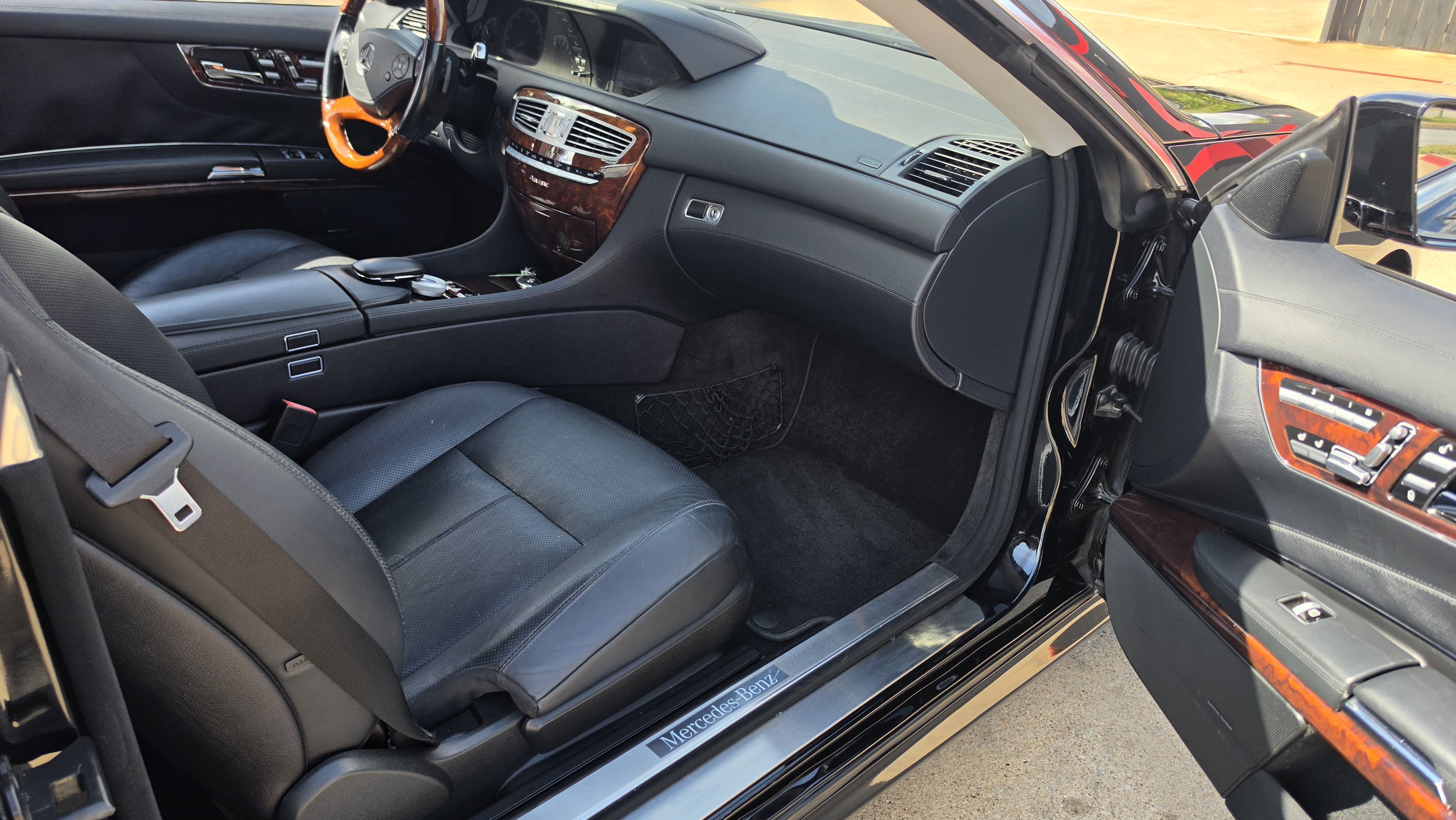 Used 2012 Mercedes-Benz CL 550 4MATIC w/ Sport Pkg image 29