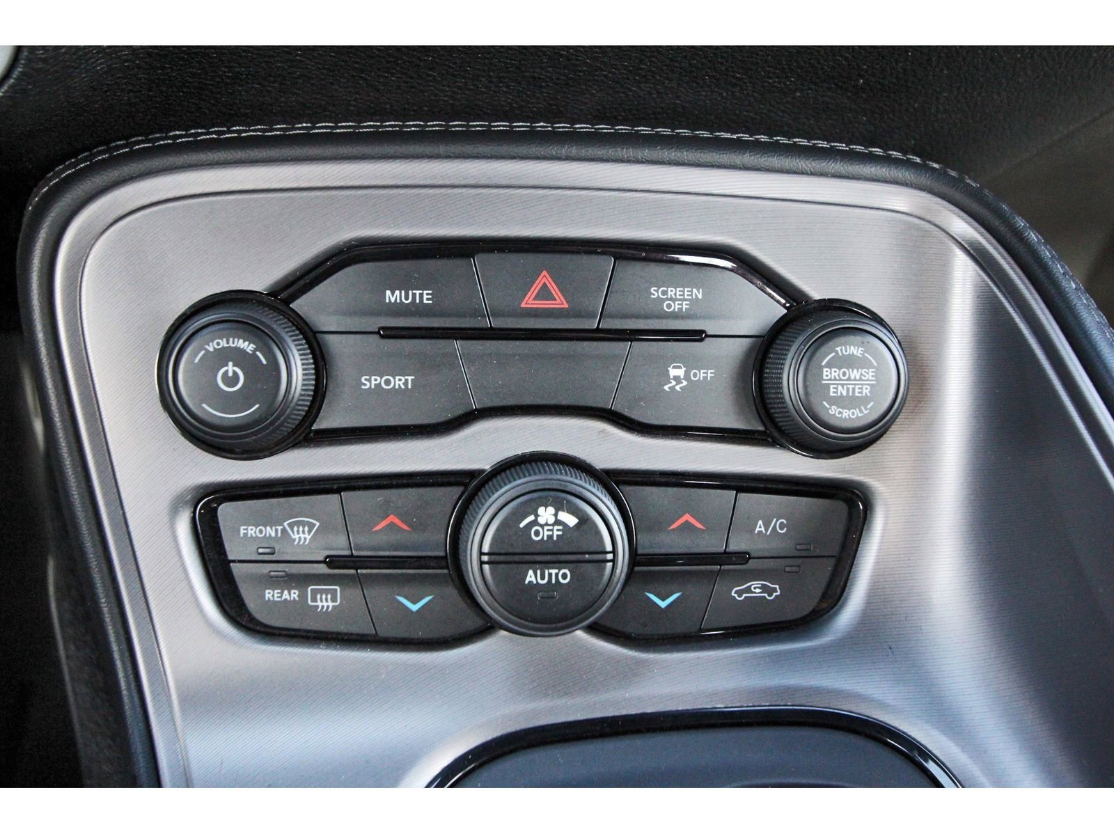 Used 2023 Dodge Challenger SXT image 27