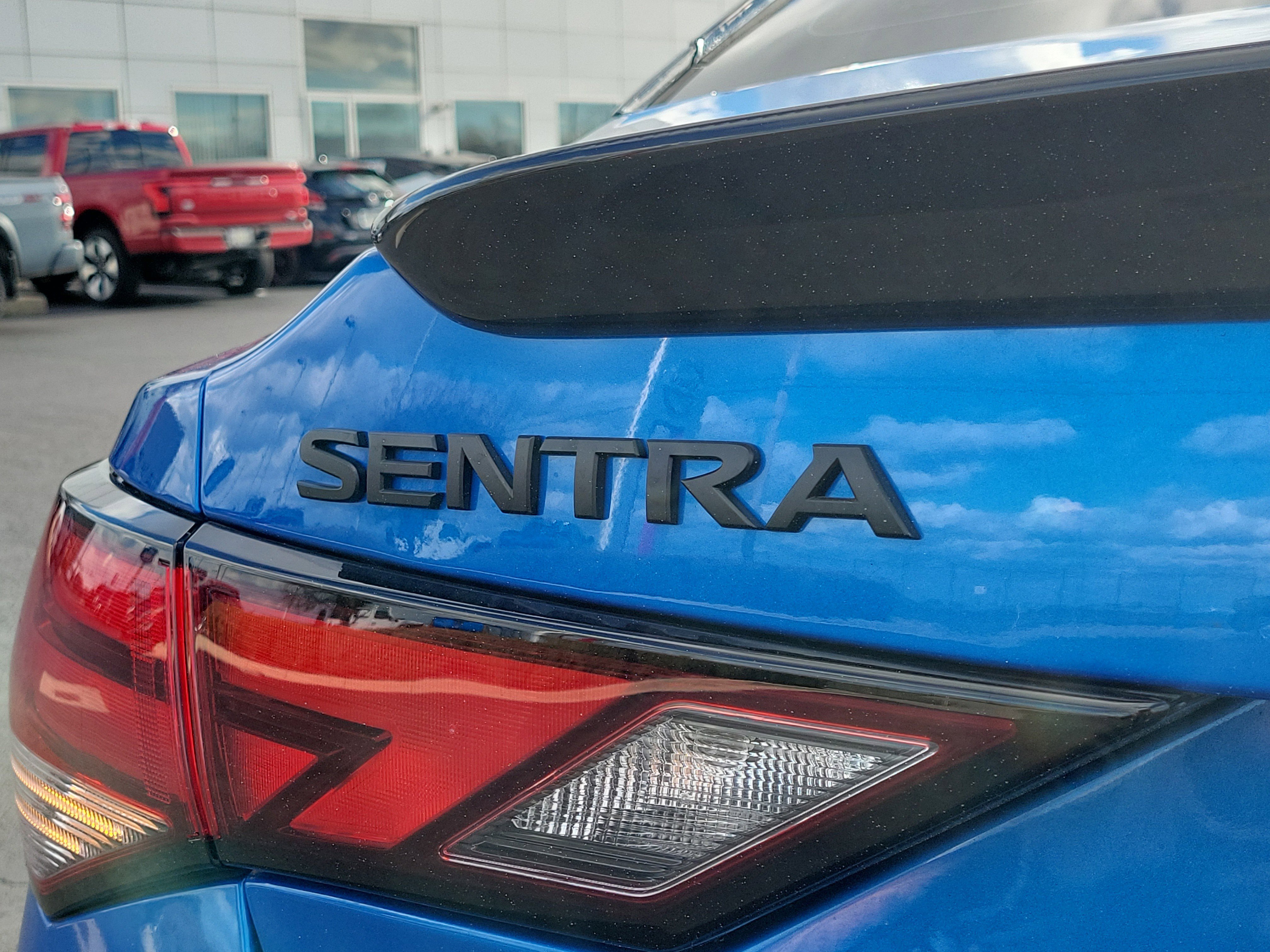 Certified 2025 Nissan Sentra SR w/ Midnight Edition image 6