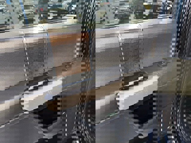 Used 2022 Ford F250 Lariat w/ Chrome Package image 24