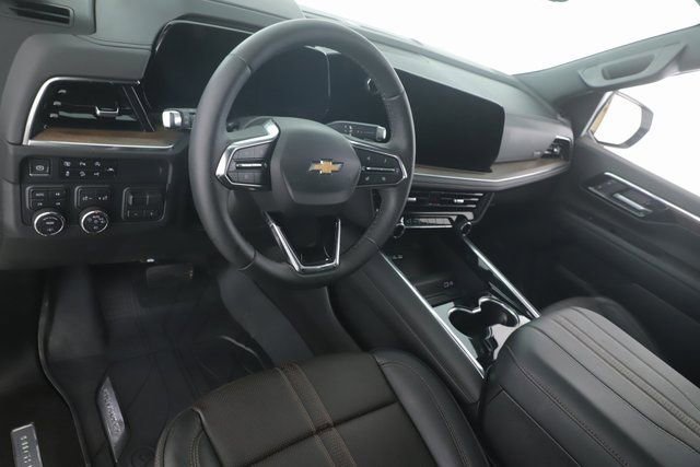 Used 2025 Chevrolet Suburban High Country image 19