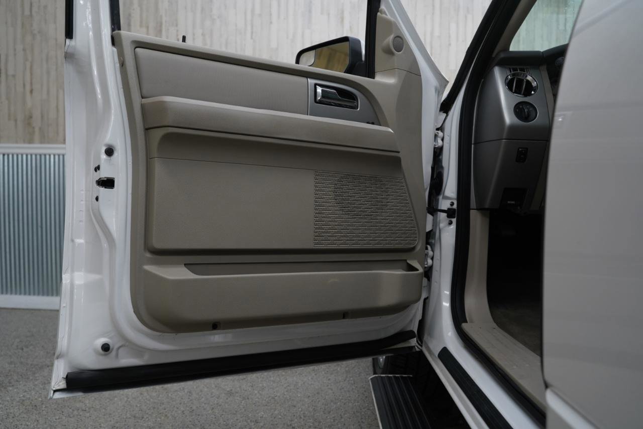 Used 2013 Ford Expedition Limited RWD image 26