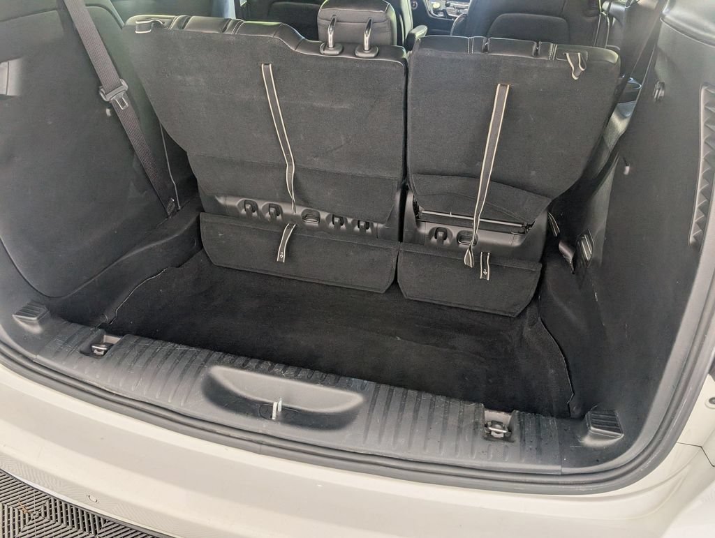 Used 2025 Chrysler Pacifica Select FWD image 28