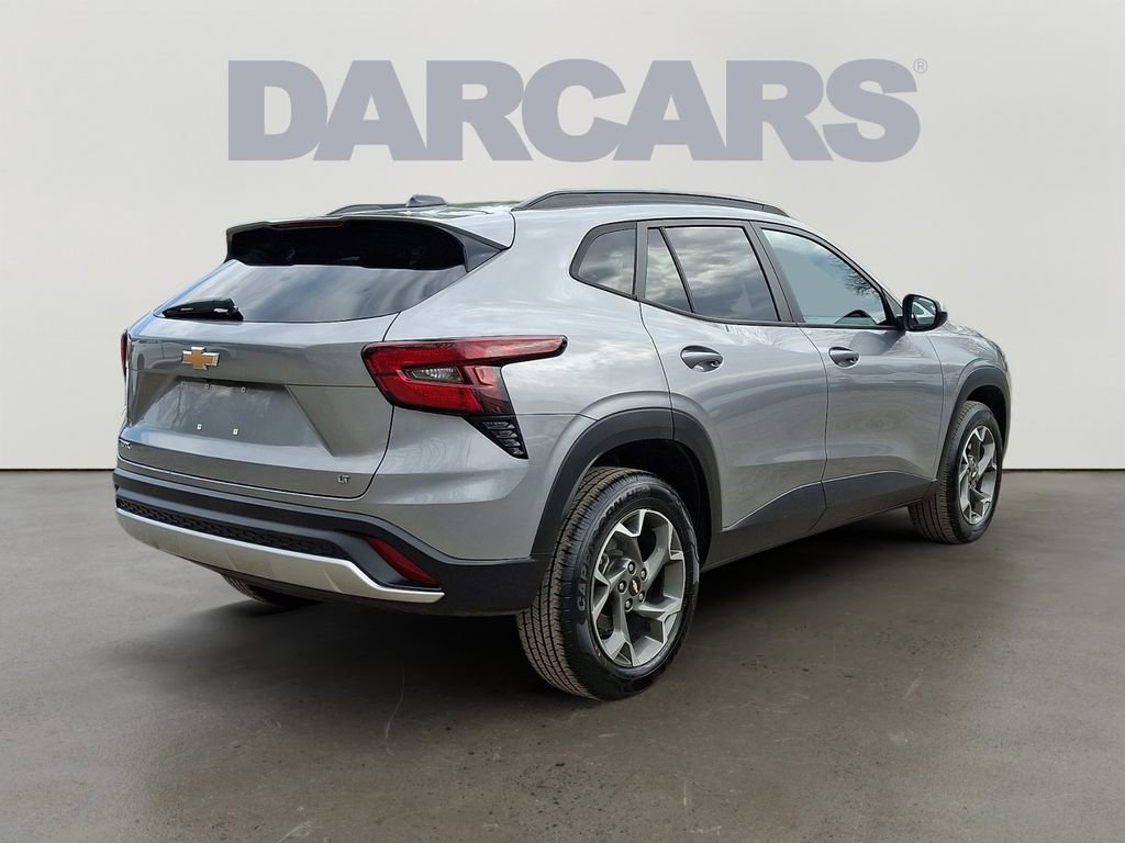 Used 2024 Chevrolet Trax LT w/ Driver Confidence Package image 6