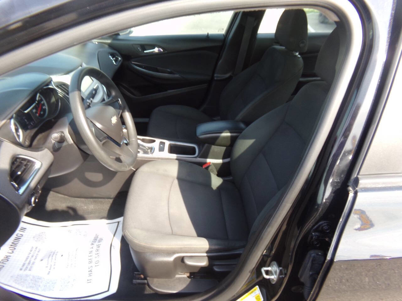 Used 2017 Chevrolet Cruze LS image 9