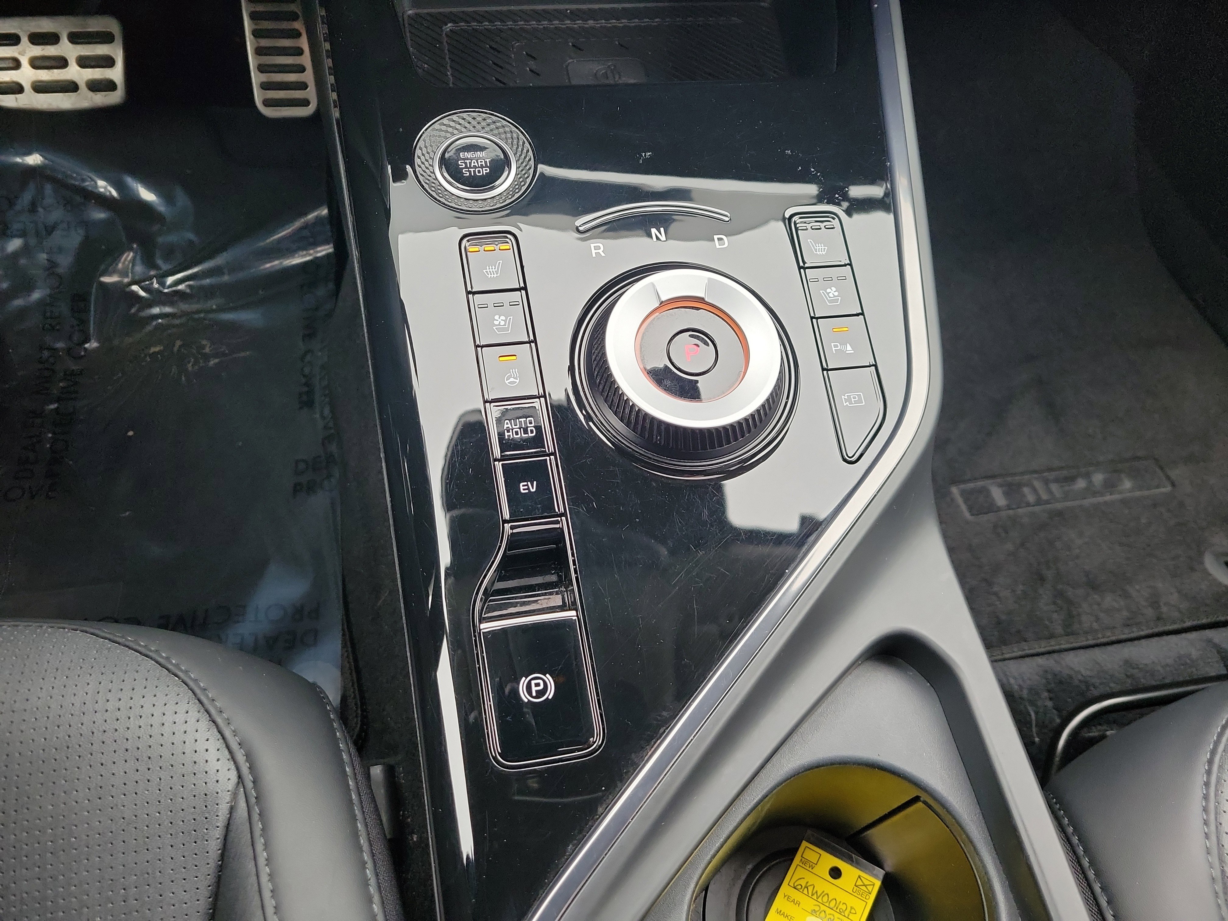 Used 2023 Kia Niro SX Touring image 24