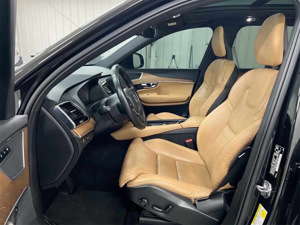 Used 2017 Volvo XC90 T6 Inscription w/ Vision Package image 19