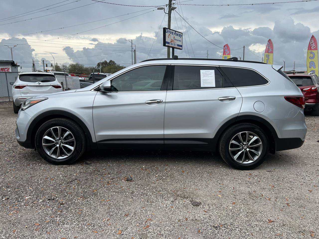 Used 2017 Hyundai Santa Fe SE w/ SE Premium Package 02 FWD image 6