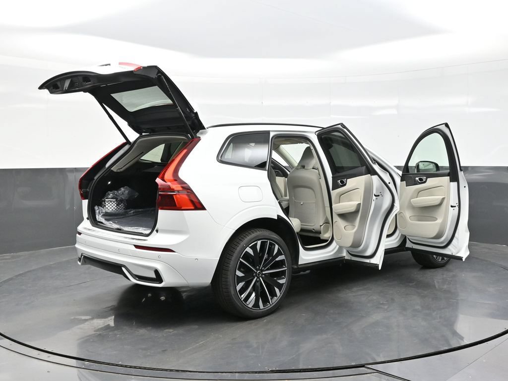 New 2026 Volvo XC60 T8 Ultra w/ Climate Package AWD/4WD image 41