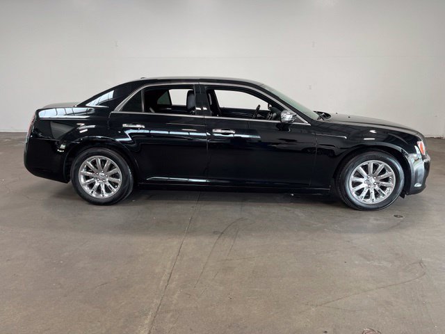 Used 2013 Chrysler 300 C RWD image 2